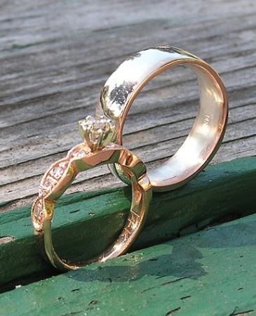 Custom Red Gold Wedding Rings