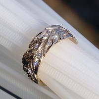 14kt yellow gold leaf pattern wedding ring with 28 dewdrop diamonds