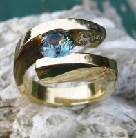 Custom Ocean Blue Sapphire Story Ring with Diamond bubbles